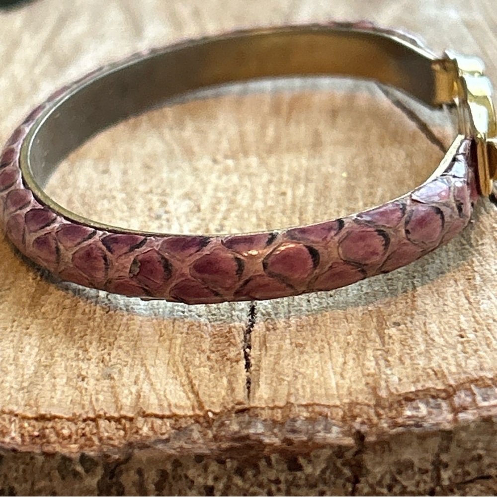 Authentic vintage Gucci Pink snakeskin bangle bracelet - Picture 6 of 11